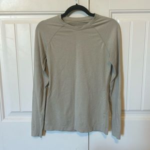 Figs small salta seamless long sleeve under scrub.  EUC